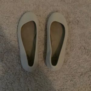 Nude ballet flats